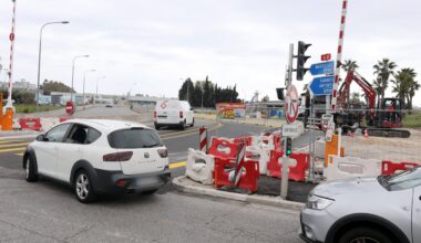 "C’est complètement stupide, on nous renvoie tous dans un énorme bouchon": galère et agacement pour les automobilistes au niveau de la bretelle de l’A8 désormais fermée à Nice