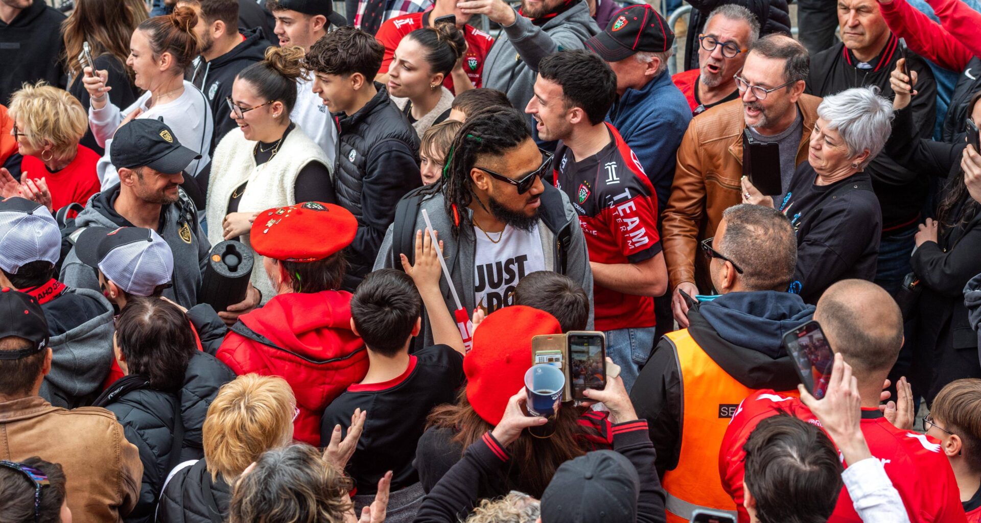 L'interdiction des fumigènes aux abords du stade Mayol à Toulon provoque la colère des supporters du RCT