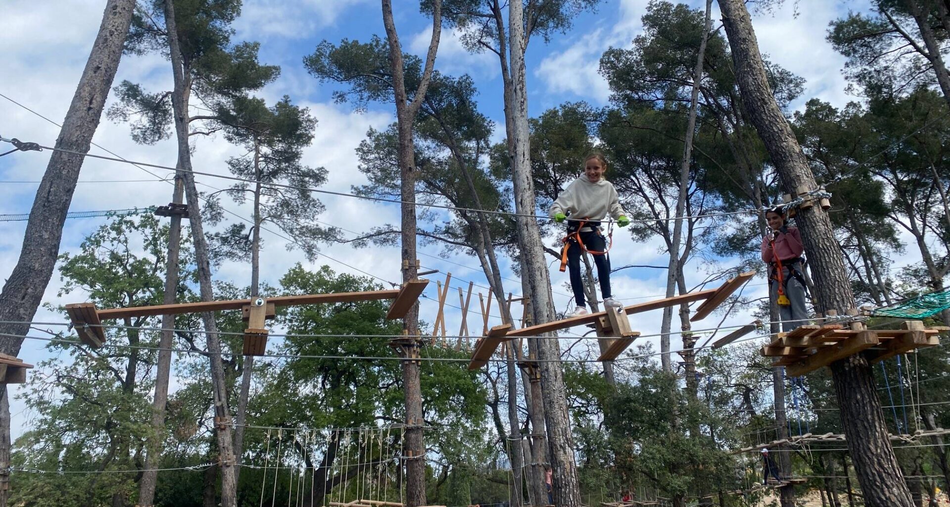 "L’appel aux bonnes volontés a super bien fonctionné": à Carqueiranne, le parc accrobranche s’est relevé de la tempête de fin d’année