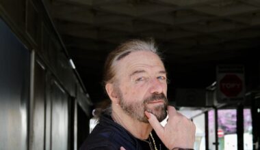 Pierre Béloni chante, vibre et raconte sa ville de Toulon