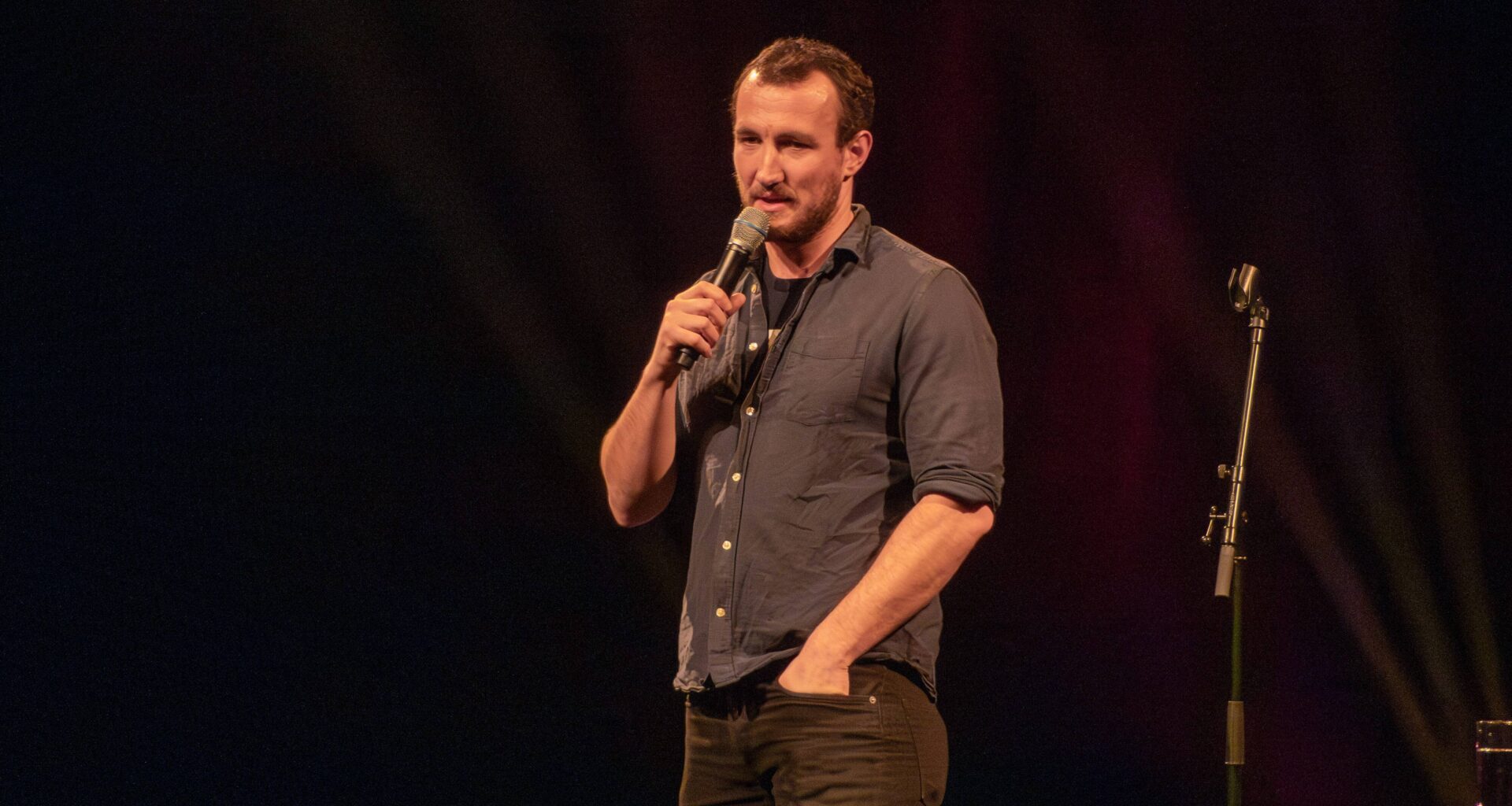 Il joue à Toulon et Nice ce mois-ci, l’humoriste Pierre Thevenoux mise sur l’humour tranquille!