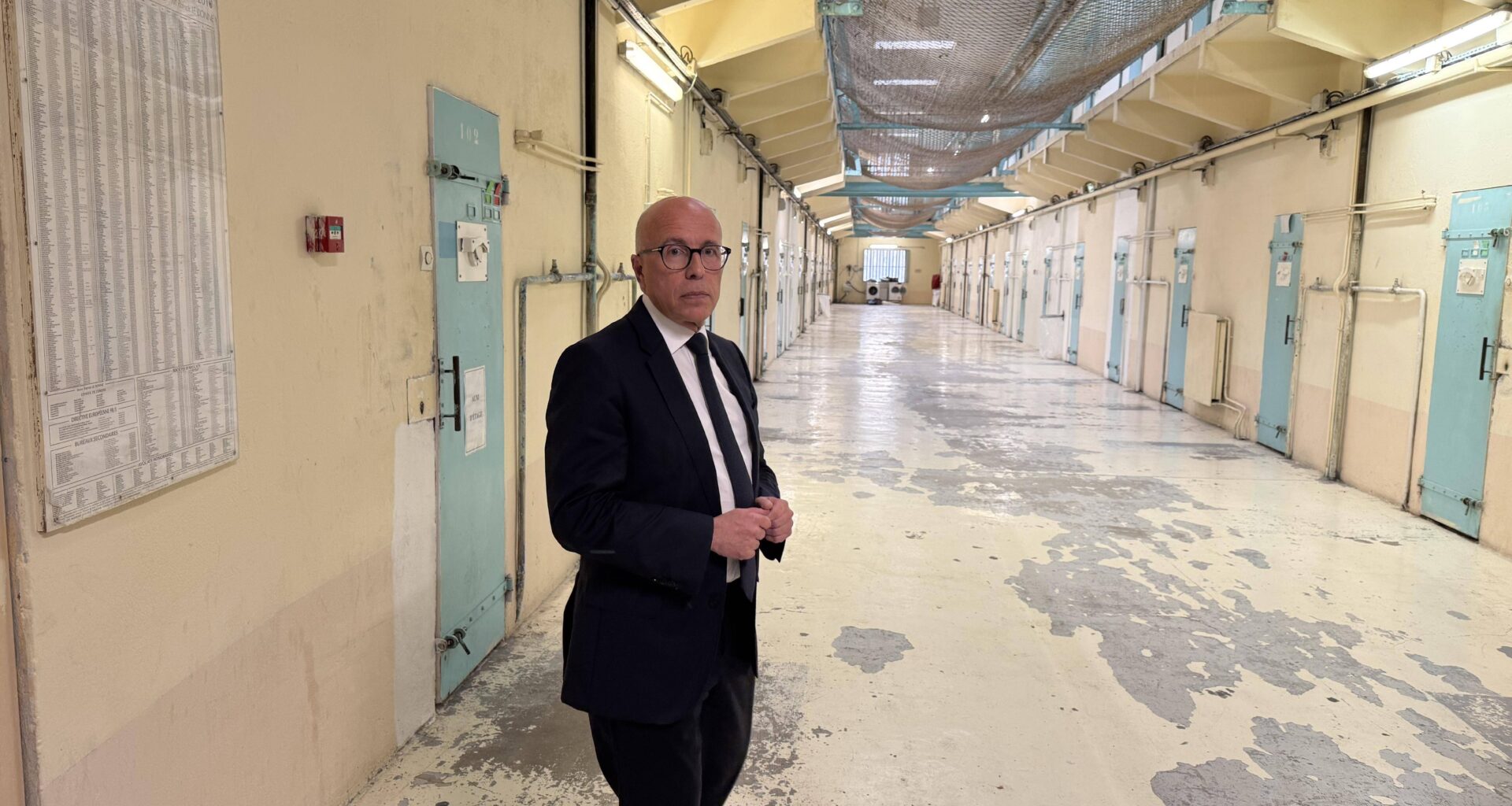 Attaques coordonnées de prisons: "Tolérance zéro pour les coupables", assène Éric Ciotti en visite à la maison d’arrêt de Nice