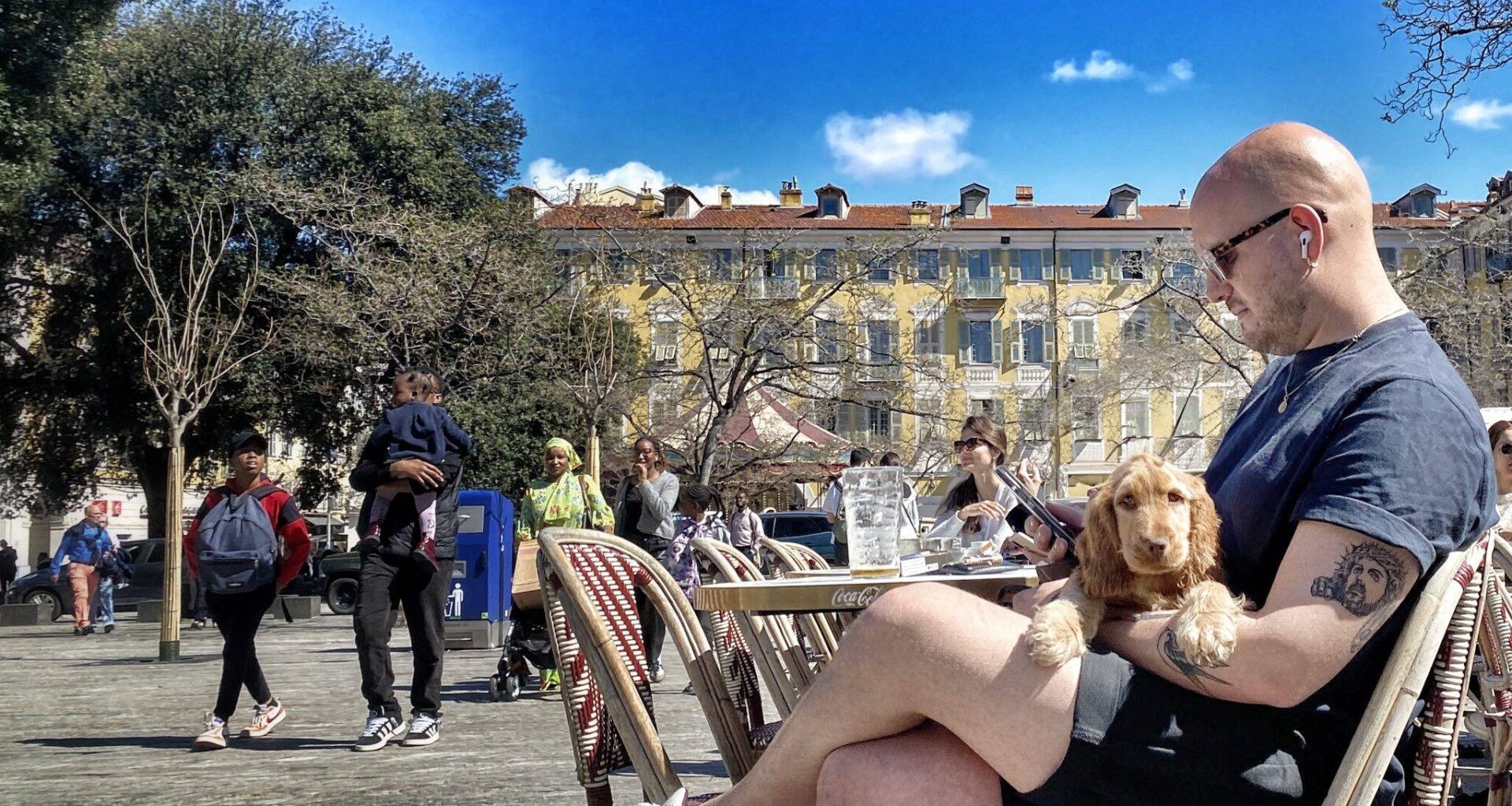Sur la place Garibaldi à Nice, l’optimisme est de mise chez les restaurateurs à l’approche de la haute saison