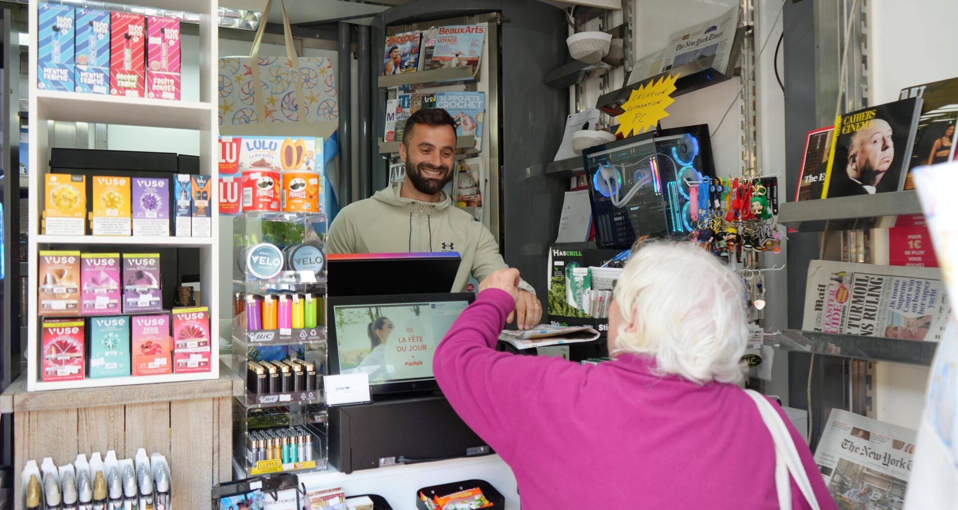 La place de la Liberté retrouve son kiosque à journaux à Cap-d'Ail