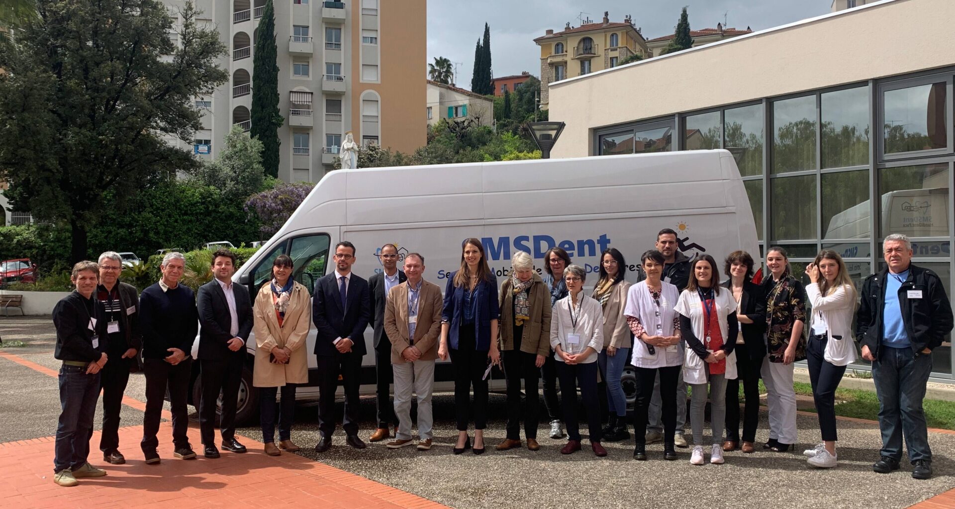 Quel est ce cabinet dentaire ambulant qui sillonne les Alpes-Maritimes et le Var?
