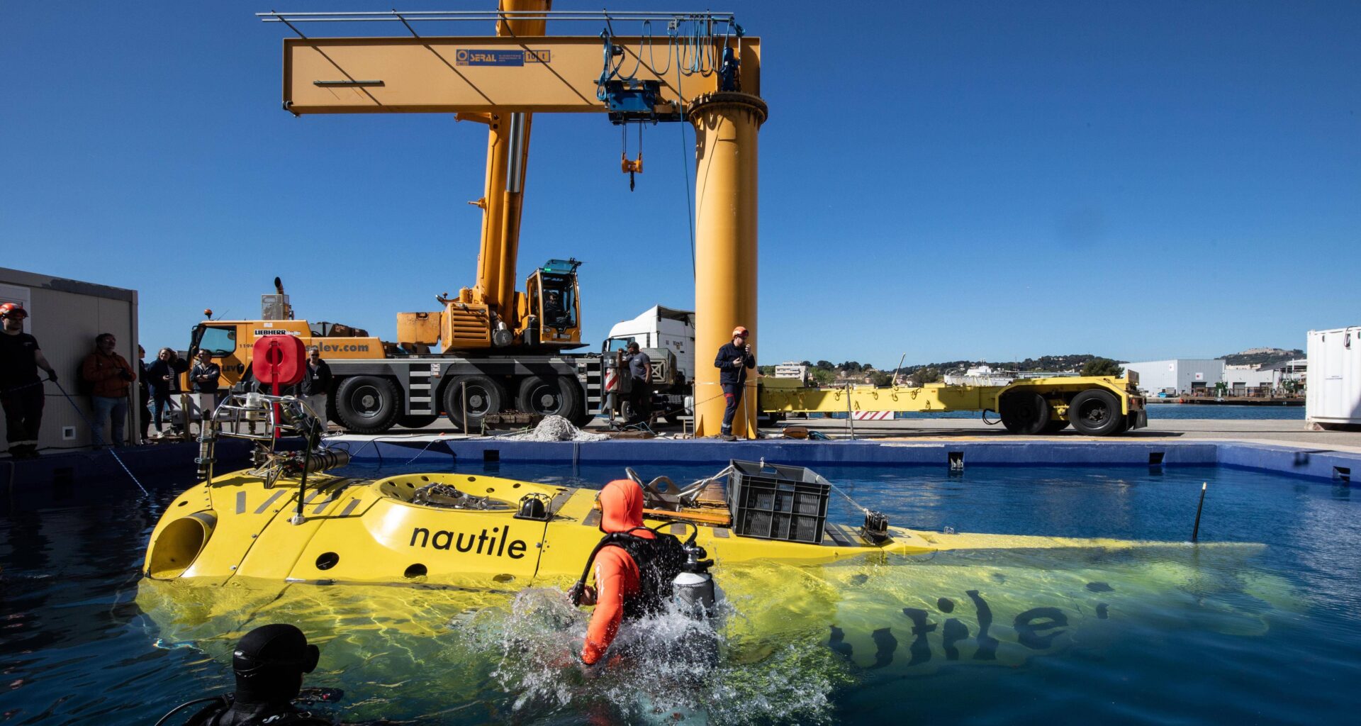 Dans les eaux de La Seyne, le bain de jouvence du sous-marin Nautile, conçu pour atteindre les grandes profondeurs