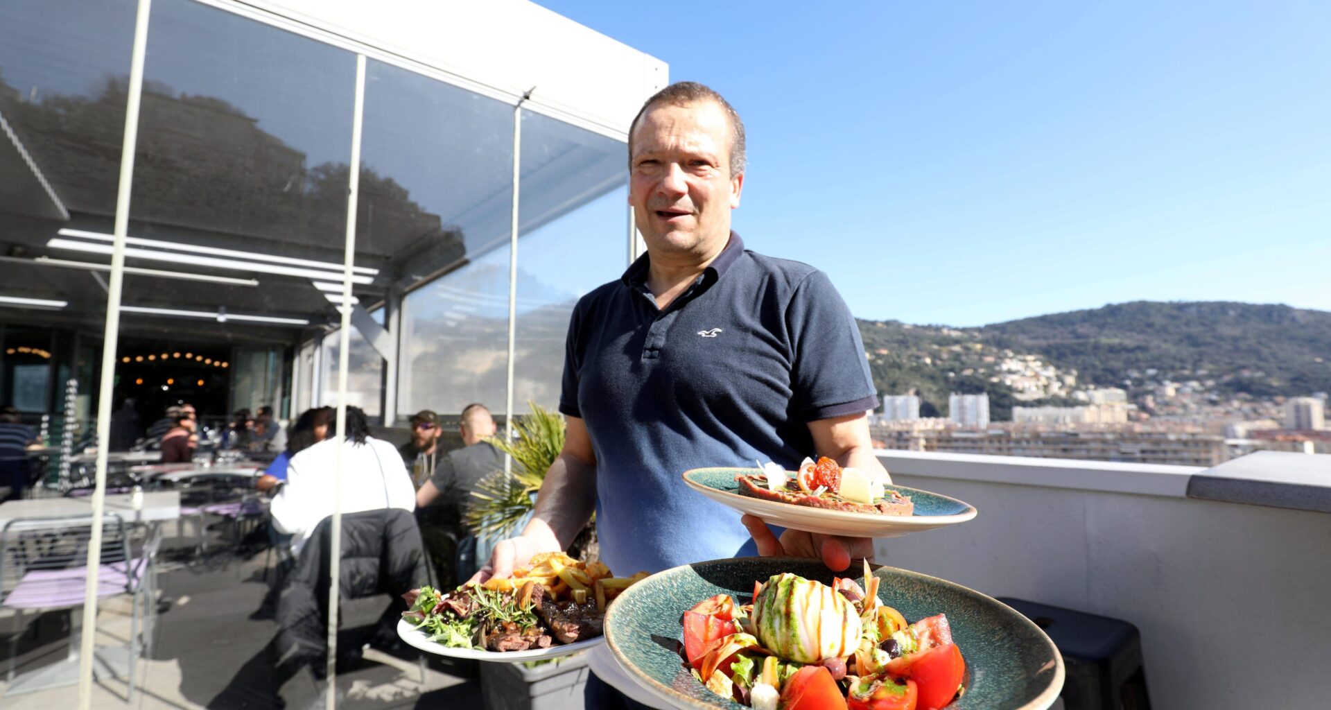 La brasserie Le 65 rooftop: l’adresse gourmande qui cartonne à l’est de Nice