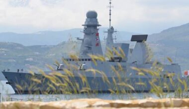 Porté disparu en mer, le marin de la frégate escortant le porte-avions Charles-de-Gaulle reste introuvable