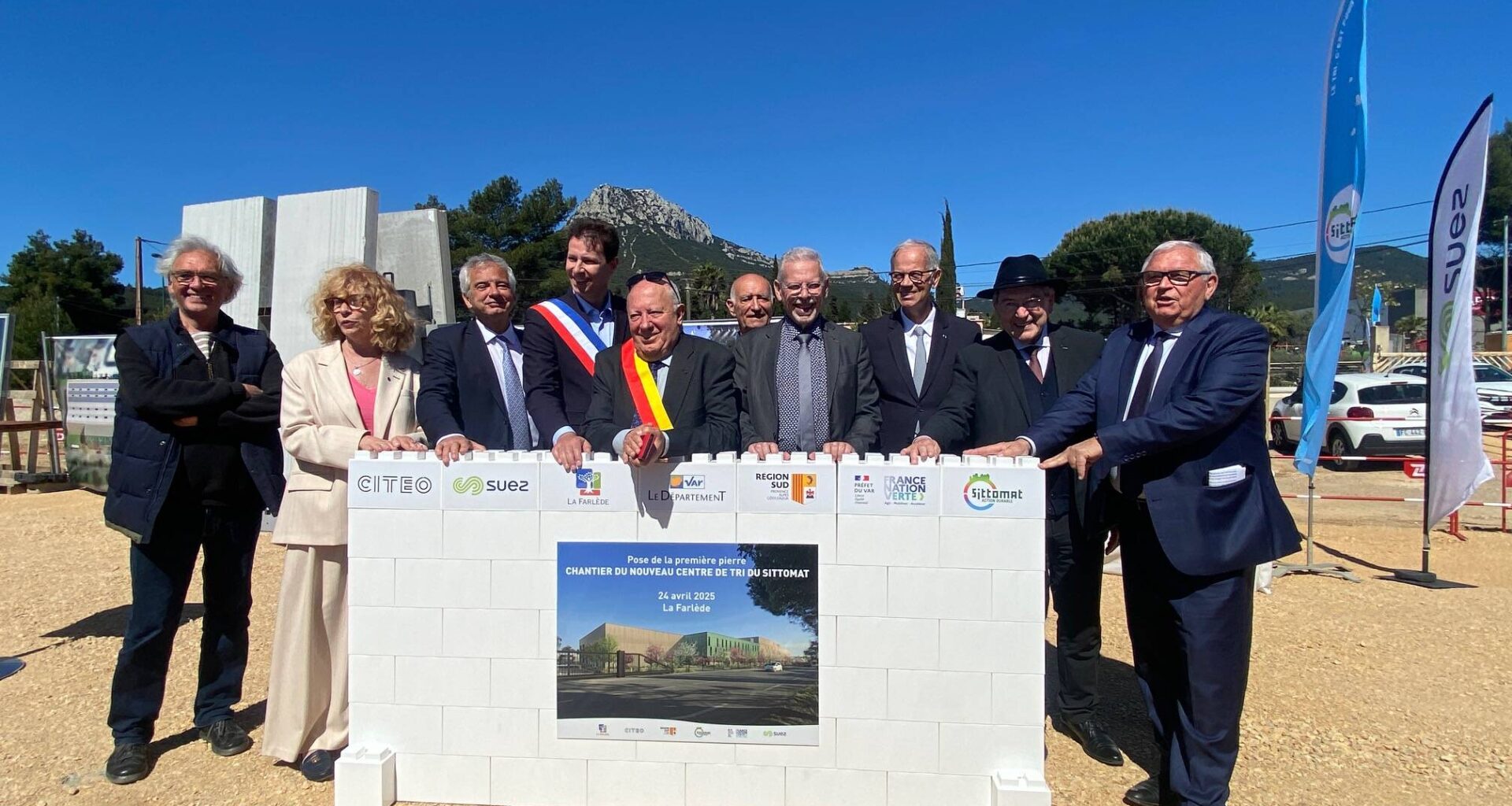 Il accueillera les déchets de 640.000 Varois: la première pierre du futur centre de tri du Sittomat posée à La Farlède