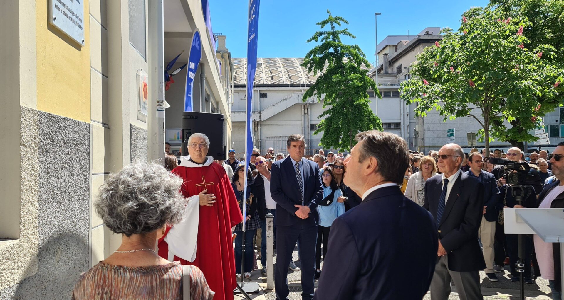 "Il allait à la rencontre des jeunes (...) les accompagnait sans jamais juger": un hommage à ce professeur de Don Bosco à Nice victime de l’attentat du 14 juillet 2016