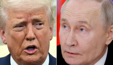 (COMBO) Cette combinaison de photos créée le 17 mars 2025 montre, G-D, le président américain Donald Trump à Washington le 13 mars et le président russe Vladimir Poutine à Moscou le 13 mars 2025.