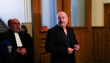 Sébastien Cauet, mis en examen pour viols et agression sexuelle, reprend les rênes de la matinale de la radio – Libération