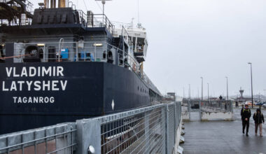 A Saint-Malo, la longue attente du «Vladimir Latyshev», navire russe bloqué à quai – Libération