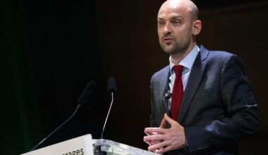 « Le dialogue devra se renouer » : à Marseille, Jean-Noël Barrot en pompier des relations franco-algériennes