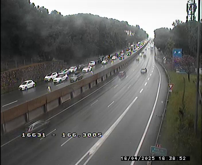 Sur la Côte d'Azur, plusieurs accidents ralentissent la circulation sur l'A8, ce mercredi soir
