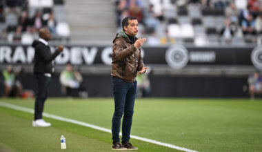 Luis CASTRO head Coach of USL Dunkerque during the Ligue 2 BKT match between Amiens and Dunkerque at Stade Crédit Agricole La Licorne on April 11, 2025 in Amiens, France. (Photo by Anthony Bibard/FEP/Icon Sport) - Photo by Icon Sport