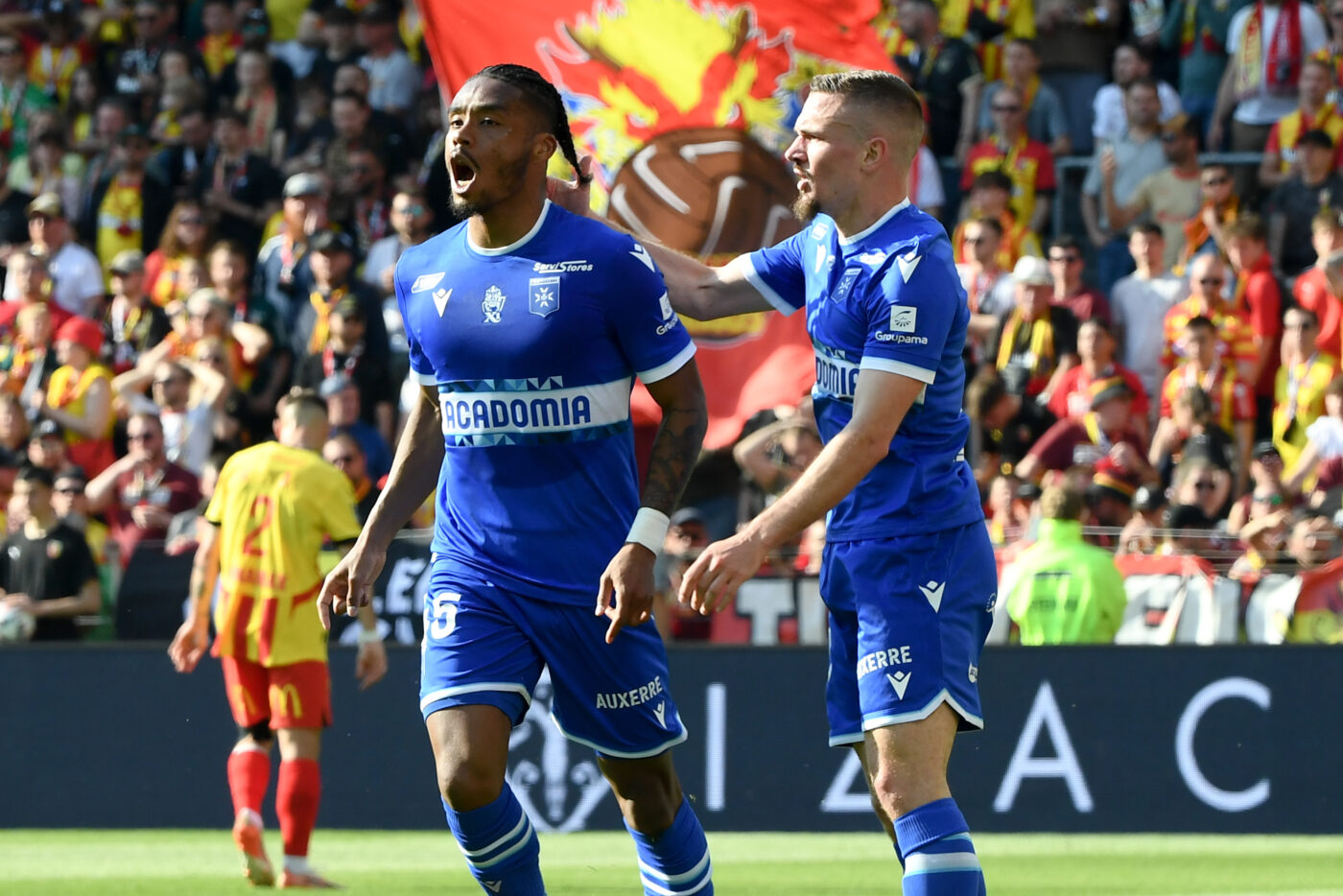L’AJA terrorise Lens, Toulouse résiste à Nantes et Montpellier réussit l’exploit de prendre un point - Ligue 1 - J31 - Multiplex