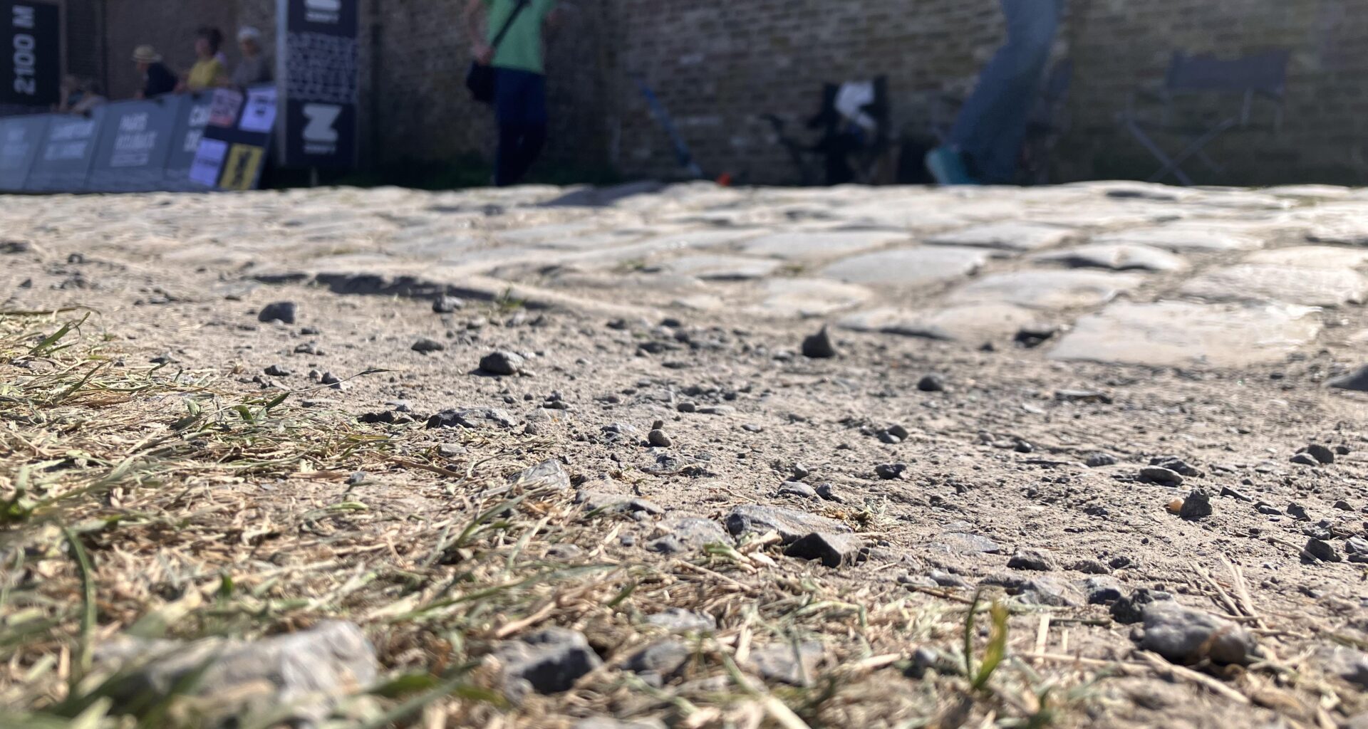 Paris-Roubaix 2025. Des pavés pour les dieux, des doutes pour les hommes [Reportage]