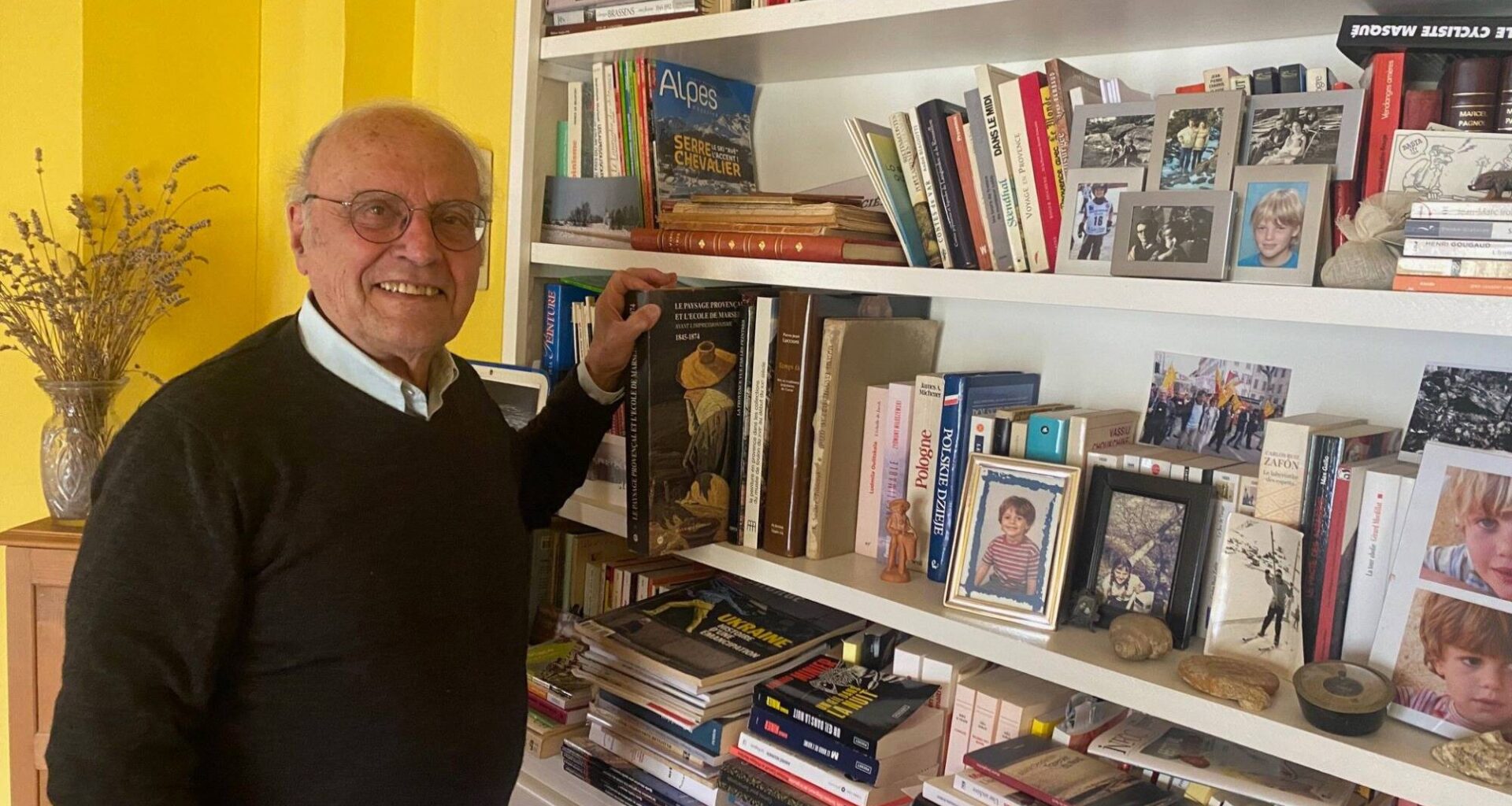 "La toponymie invite à récupérer ses racines": ancien professeur de philosophie et de provençal Gérard Tautil nous dévoile son 10e livre sur Signes