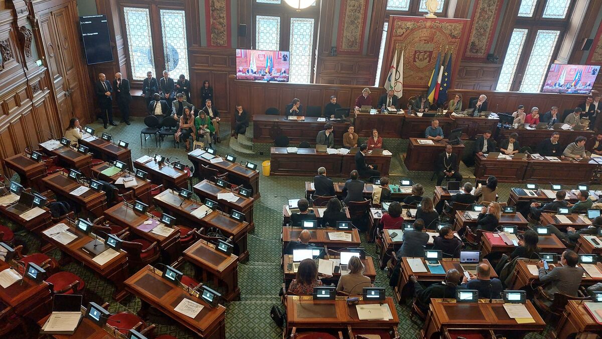 Au Conseil de Paris, une « valse des signatures » pour sauver son indemnité : ces élus qui ne font que passer