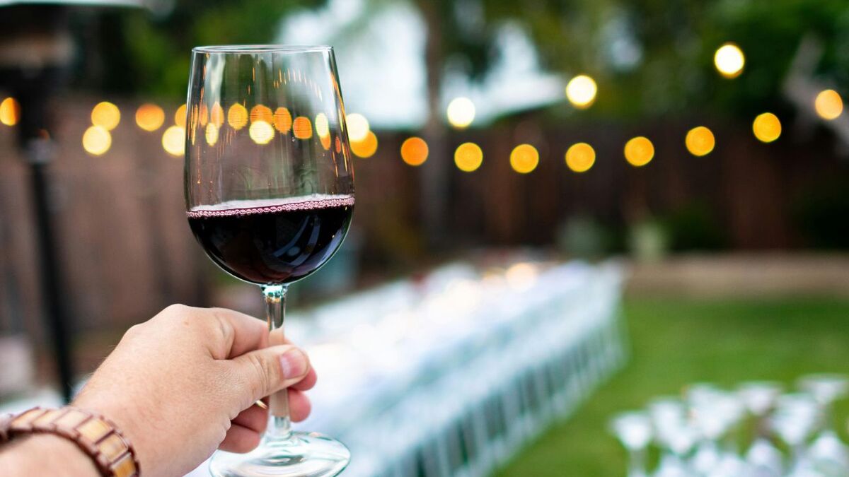 Ce vin rouge de Bordeaux à 6,90 euros récolte de nombreux avis positifs