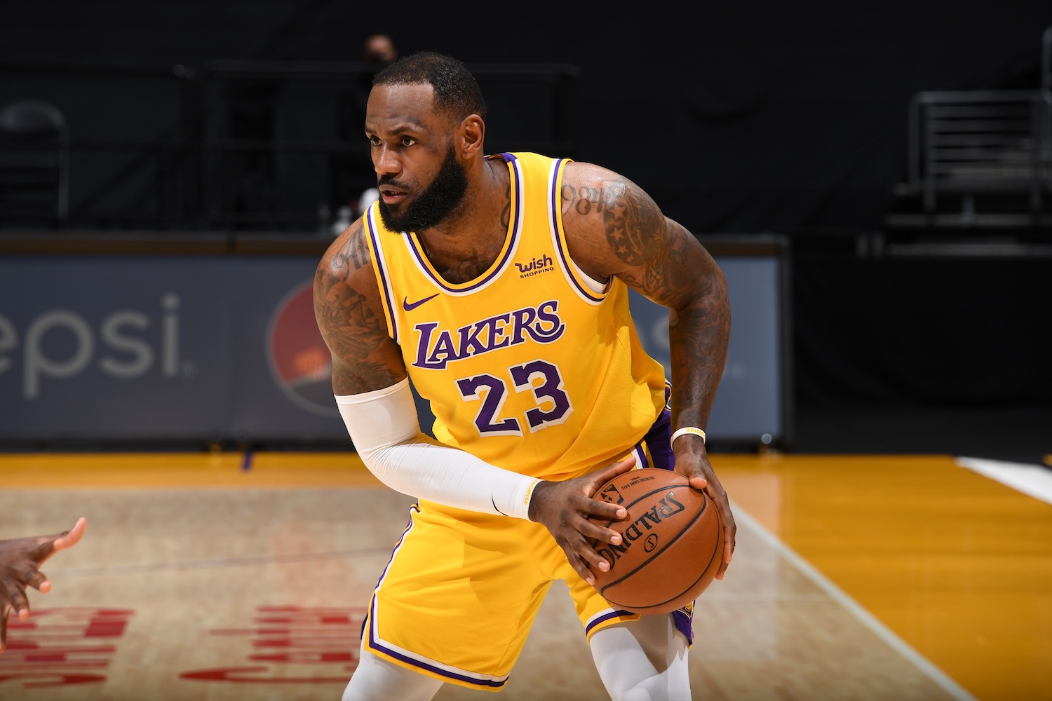 LeBron James. 2479e en 2025, à combien s