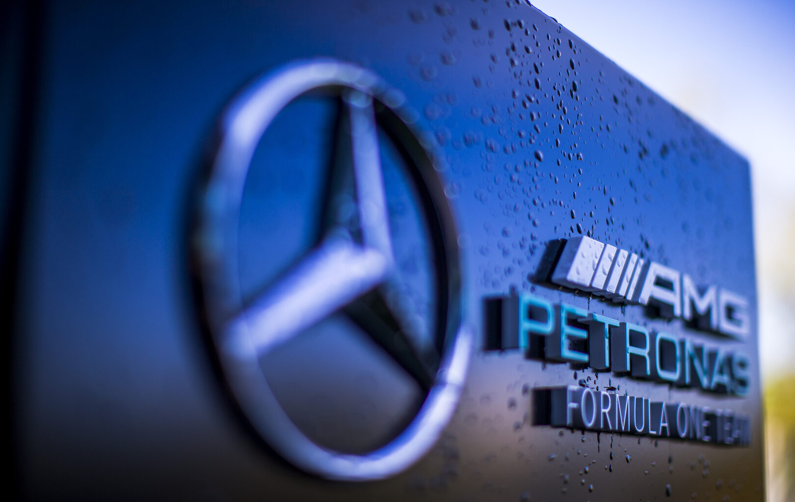 Mercedes tease une annonce importante