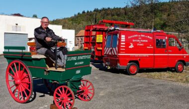 Une rare réplique de Delamare-Deboutteville, la première voiture au monde, offerte au musée des pompiers de Montville