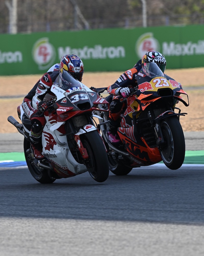 MOTO3.jpg