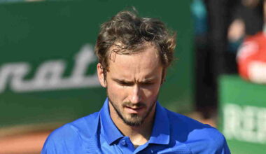ATP - Monte Carlo > Daniil Medvedev, surclassé par De Minaur en huitièmes de finale : "Je n'étais pas fatigué et je ne peux pas dire que cette défaite m'a achevé car Alex a tout simplement mieux joué que moi"