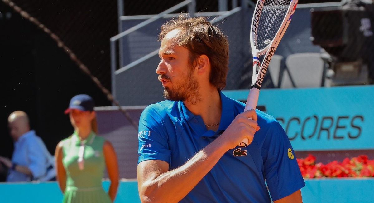 ATP - Madrid > Medvedev : "Il y a dix ans, des joueurs comme Zverev auraient probablement misé sur le service-volée. Un Opelka court moins bien qu'Alcaraz et peut-être même moins bien que moi, mais il se défend bien aussi"