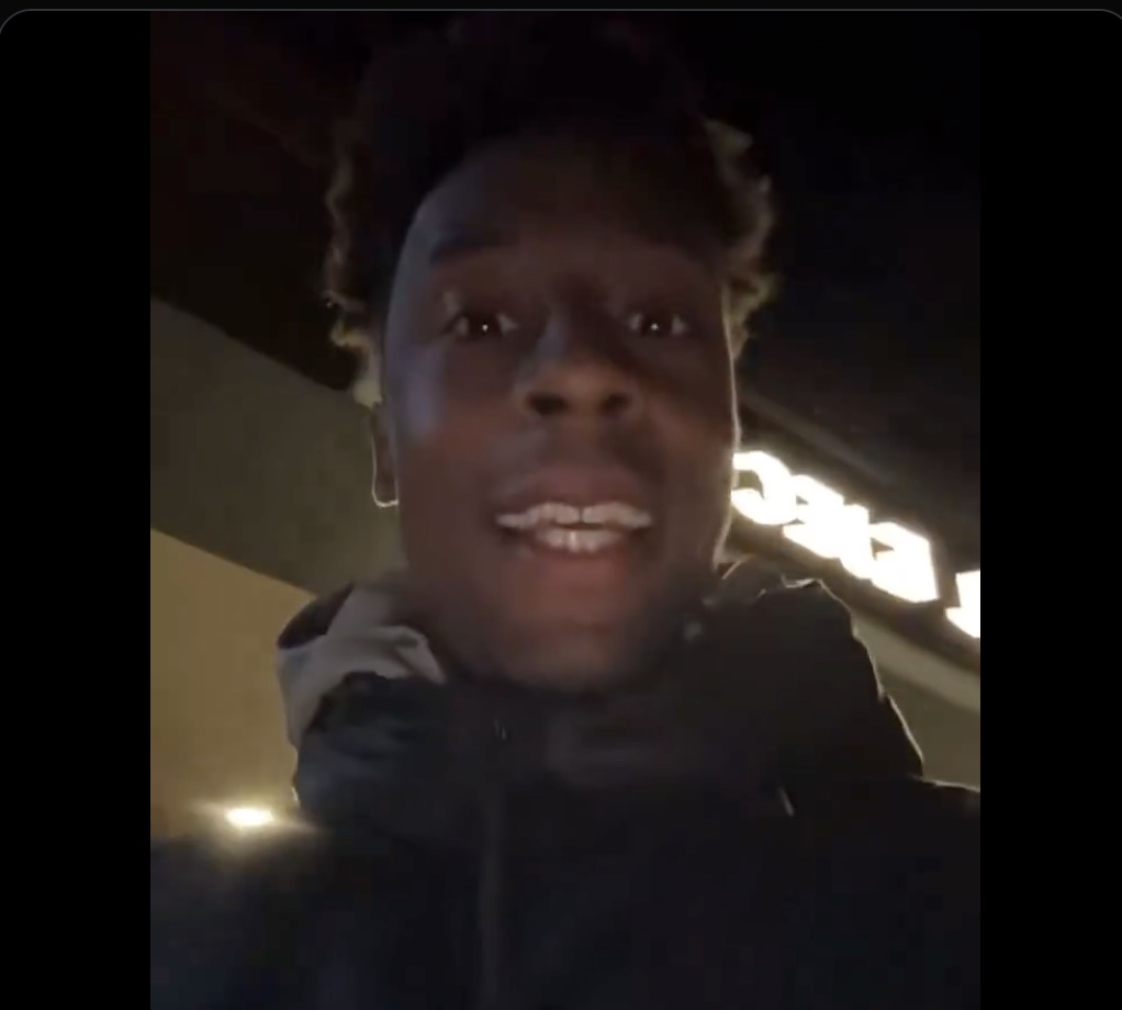 Insolite, Vidéos > Gaël Monfils : "On vient d'atterrir à Madrid et ma femme m'a dit qu'elle a pris un Uber XL, je vous laisse juger"