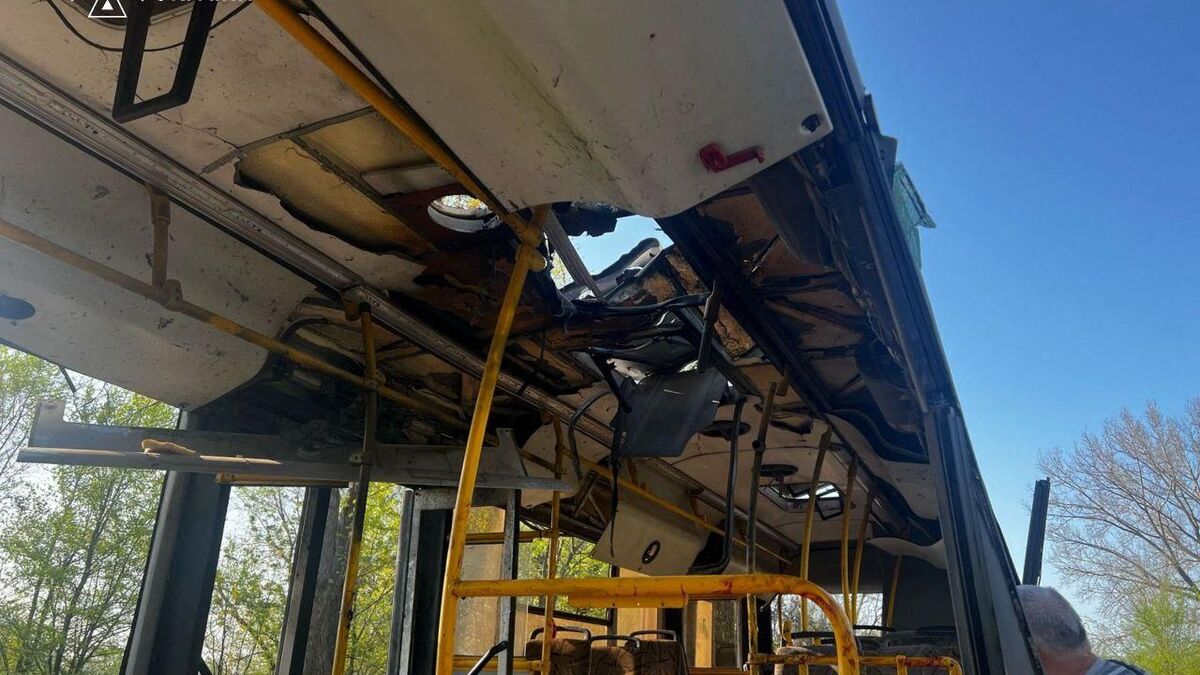 « Ils se rendaient juste à leur travail » : une attaque de drone contre un bus fait un massacre dans le sud-est de l’Ukraine