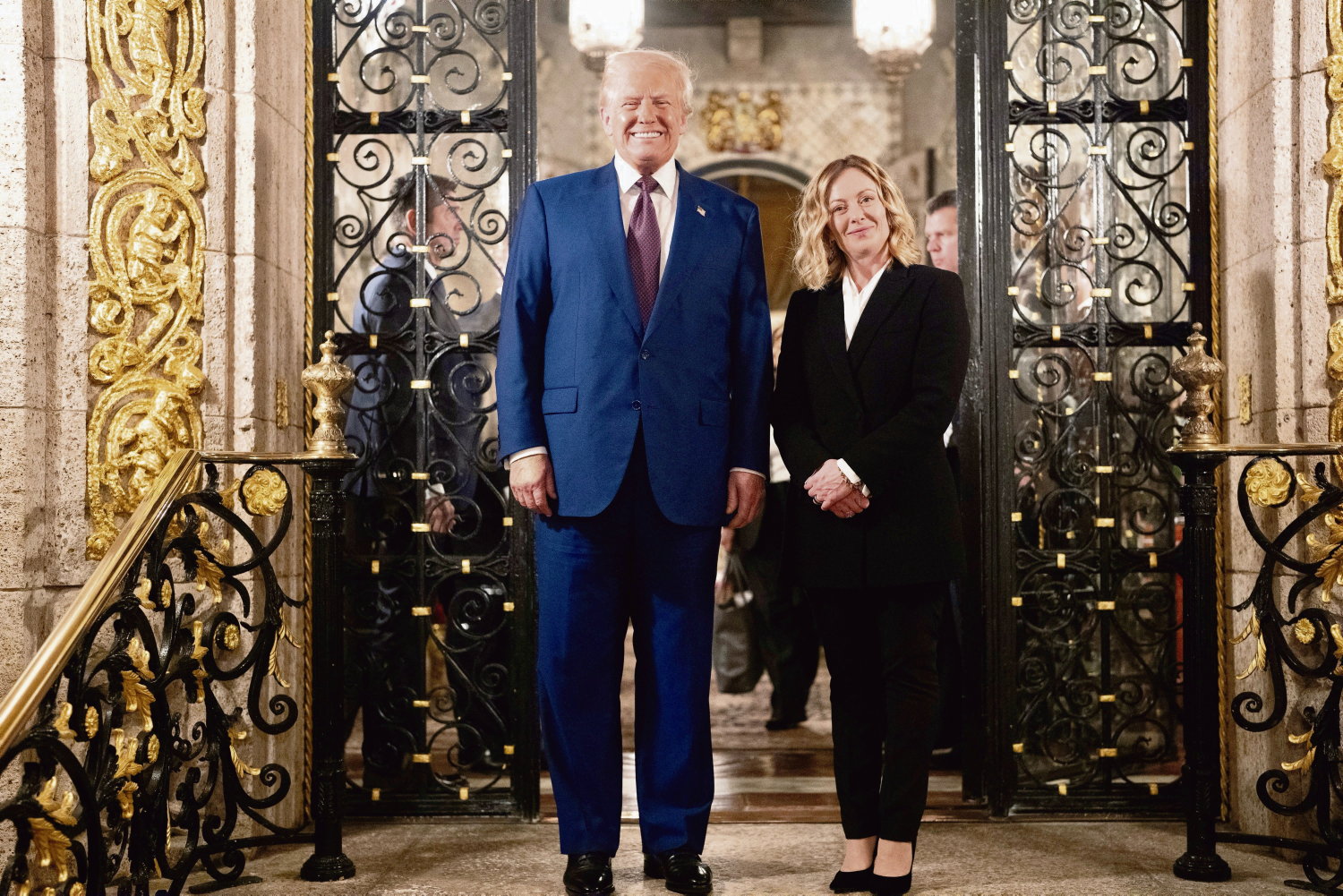 Droits de douane : en visite à Washington, la trumpiste Giorgia Meloni se mue en négociatrice pour l’Europe
