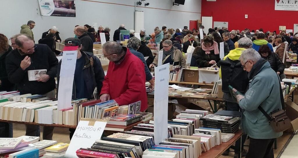 Rezé. Des livres pour aider les enfants du monde