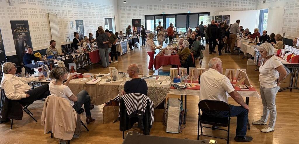 Essai réussi pour le premier salon du livre de Locunolé
