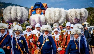 Carnaval de Nantes : les Gilles de Louvroil accompagnent les quinze chars qui illumineront la nuit