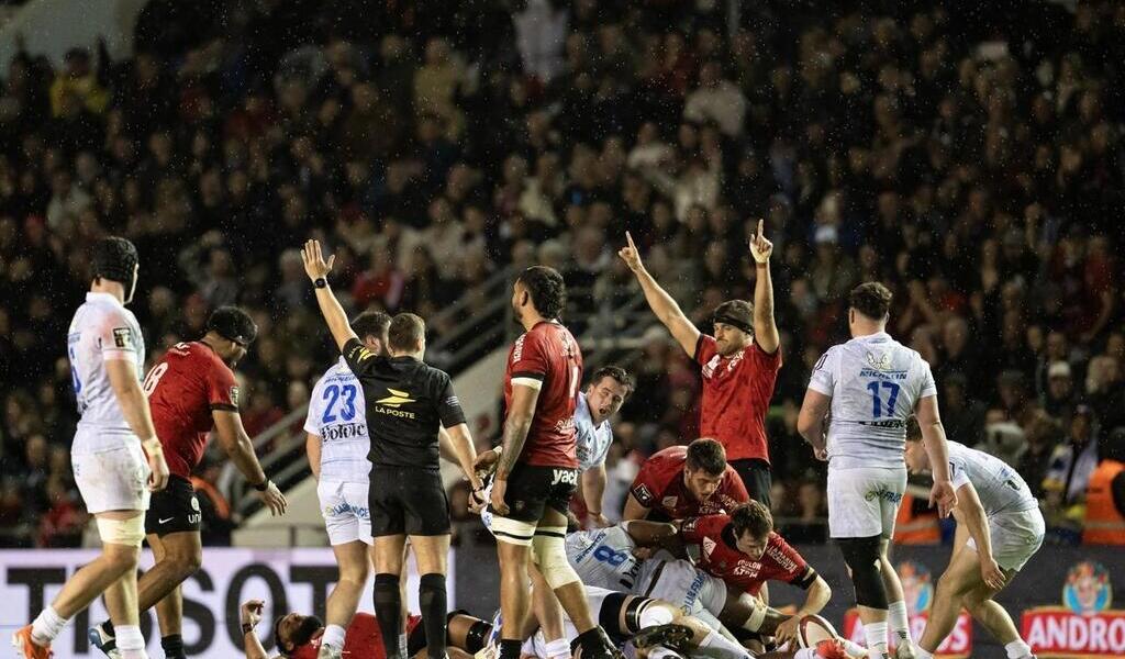 Top 14. Toulon reprend difficilement des couleurs face à Clermont . Sport