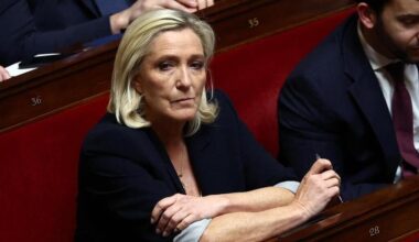 Déchue de son mandat de conseillère départementale, Marine Le Pen conteste sa démission en