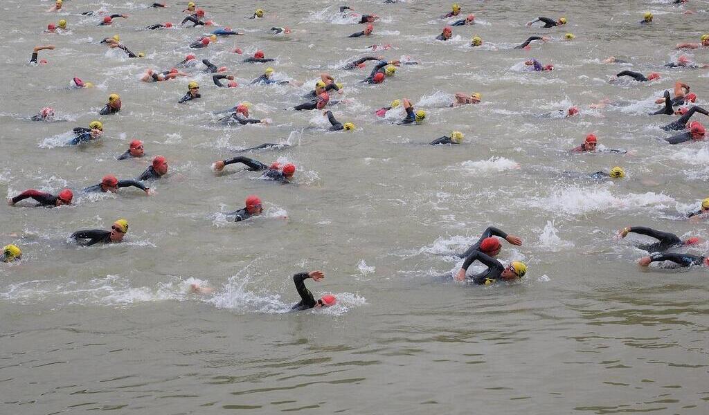 Un policier municipal décède pendant le triathlon de Toulon, victime d’un arrêt cardiaque .