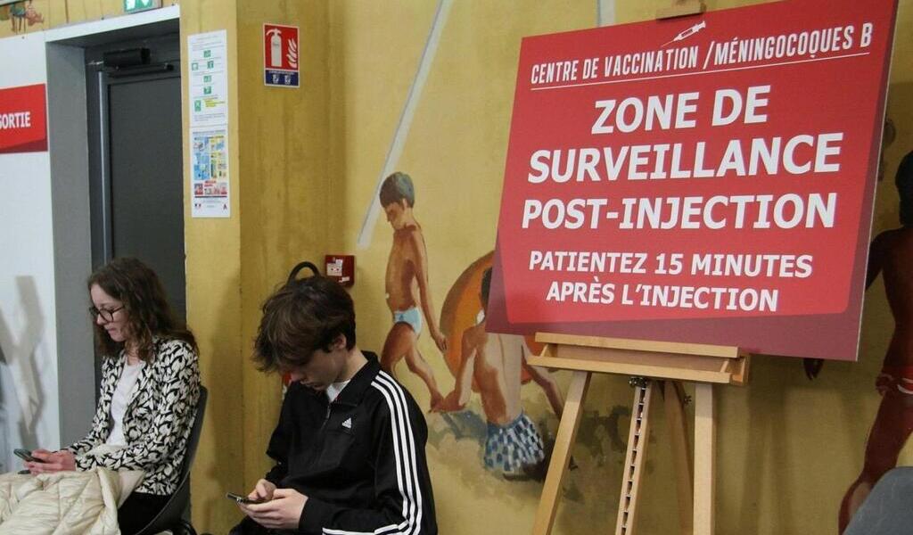 La vaccination contre les méningites de nouveau élargie après une flambée des cas