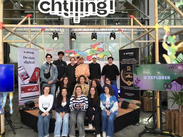 photo les étudiants d’e.artsup sur la scène d’impro installée sous les halles 1 et 2 vendredi 25 avril lors des journées nantaises de la créativité.  ©  ouest-france