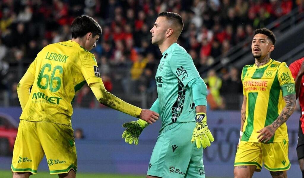 FC Nantes - Toulouse. Un groupe de 21 avec un retour de taille . Sport