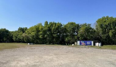 Les « anti-Bolloré » saisissent la justice pour obtenir un terrain de rassemblement