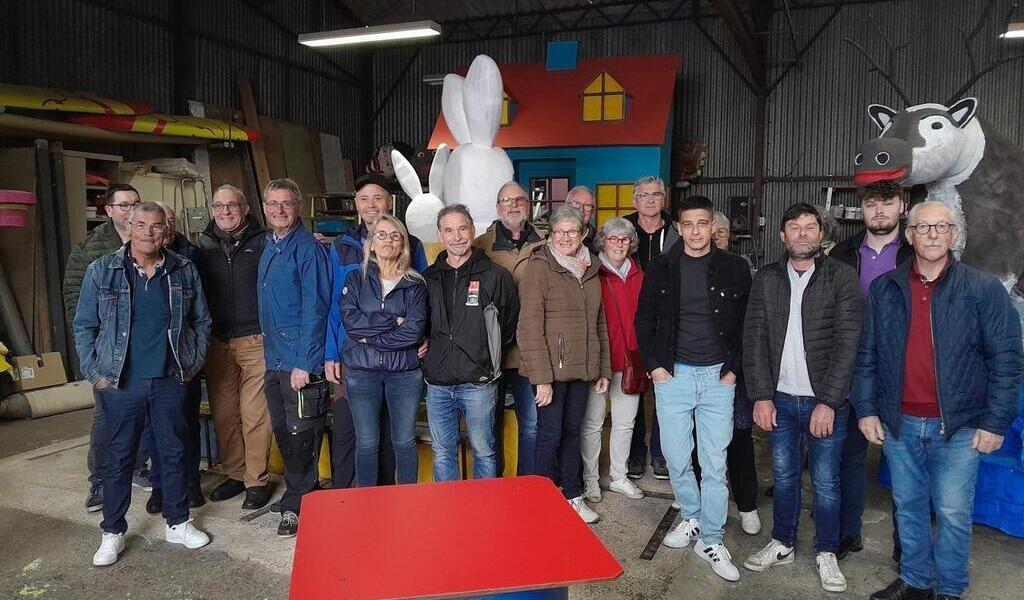 Ils préparent la Fête des cerises au sud de Nantes