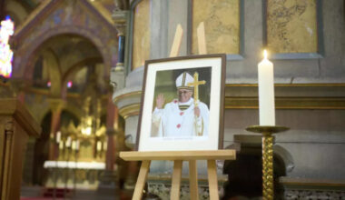 Mort du pape François: émotion et réactions dans le monde / Fin de la trêve de Pâques entre la Russie et l'Ukraine...