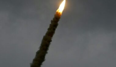Ukraine : une attaque de missiles et de drones vise le centre de Kiev
