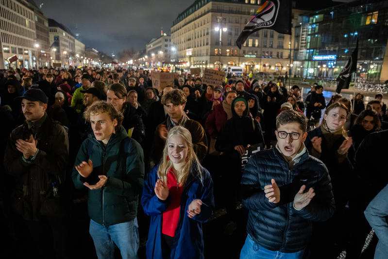 Allemagne : au SPD, le malaise des militants après le contrat de gouvernement signé avec la CDU-CSU