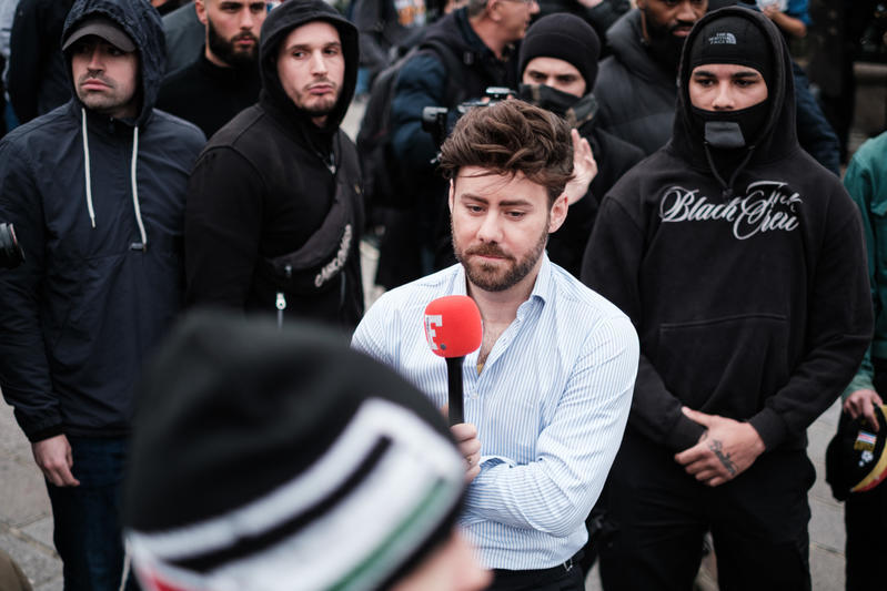 Ce qu'il s'est vraiment passé à l'Assemblée entre le média d'extrême droite Frontières et des députés de gauche