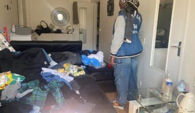 « Toute la maison doit être vidée, les habits jetés » : à Paris, un appartement familial inondé d’excréments